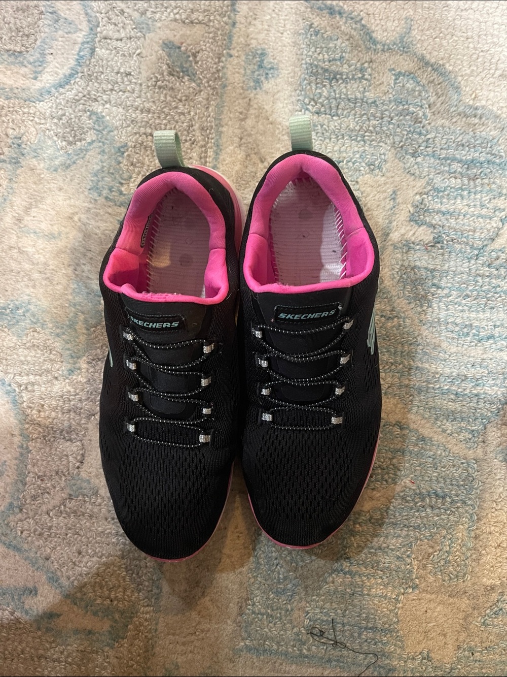 Skechers Women's Pink,white, Black Sneakers with Pink Lining Slip on. 7.5 M EUC